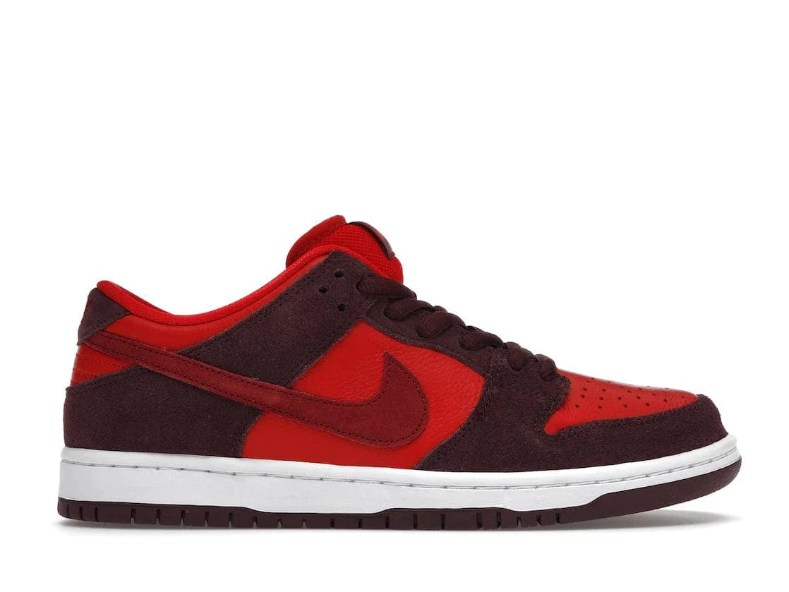 Nike SB Dunk Low - Cherry